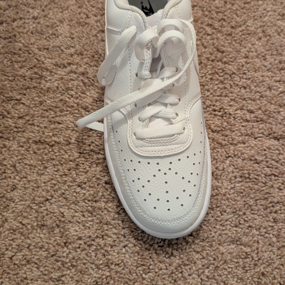 Nike Women's Athletic Shoes - White